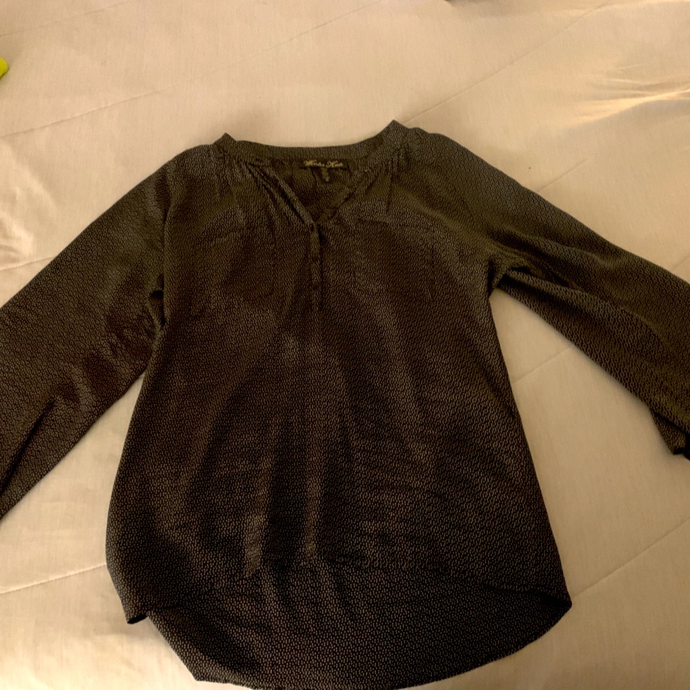 Flared sleeve top
